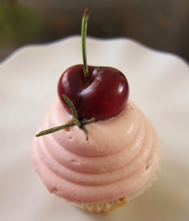 fresh cherry cupcakes (1)